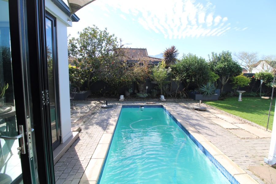 4 Bedroom Property for Sale in Earls Court Lifestyle Estate Western Cape
